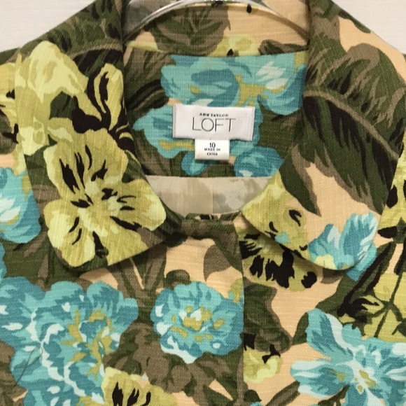 Loft Floral Blazer - Picture 12 of 16